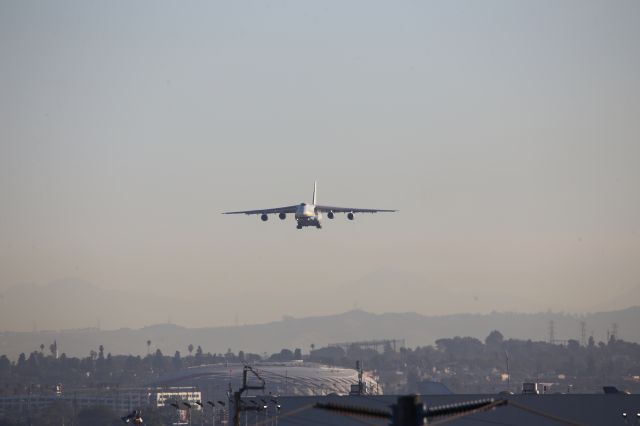 Antonov An-124 Ruslan (UR-82008)