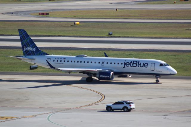 Embraer ERJ-190 (N328JB)