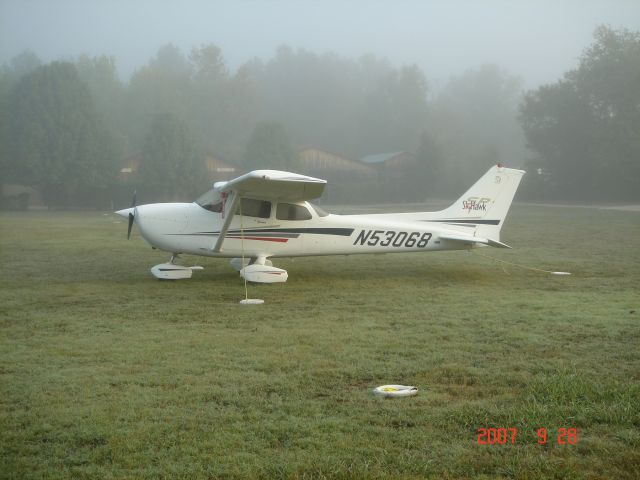 Cessna Skyhawk (N53068)