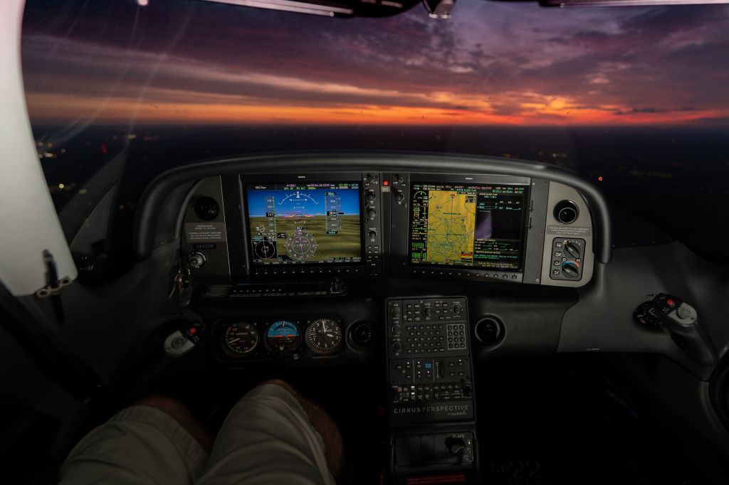 Cirrus SR-22 (N942SR) - Enjoying the sunrise