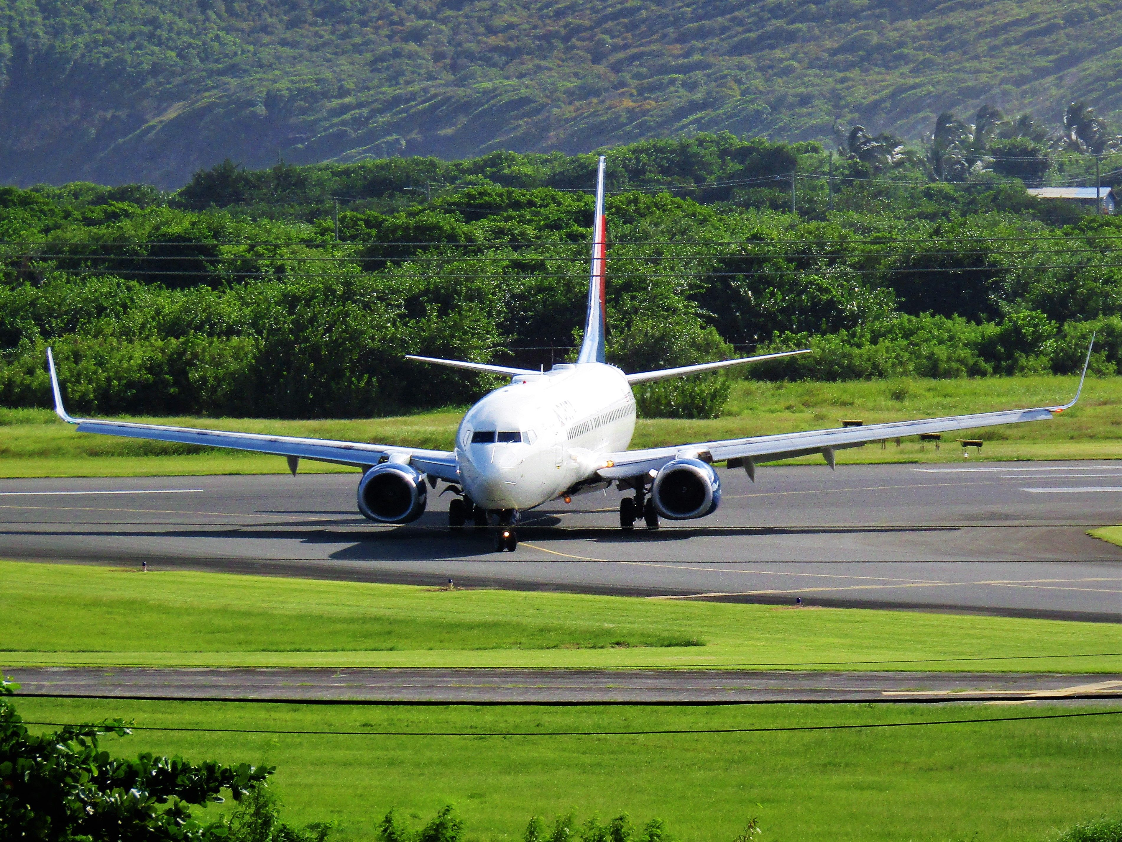 Boeing 737-800 (N3735D)