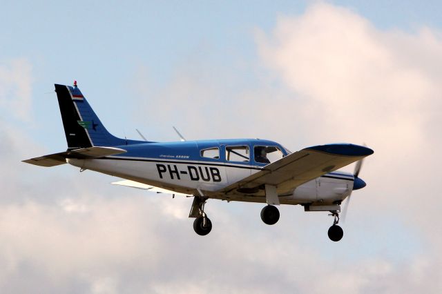 Piper Cherokee Arrow (PH-DUB) - Stella Aviation