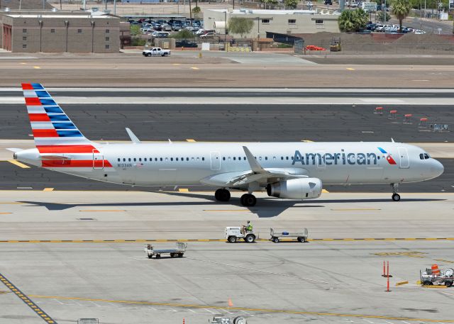 Airbus A321 (N133AN)