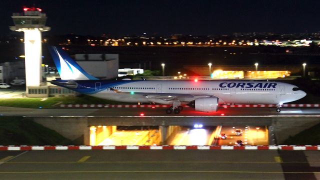 Airbus A330-900 (F-HHUG) - In rolling above the mainroad 7.