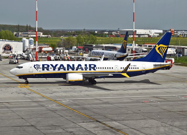 Boeing 737 MAX 8 (EI-HES)