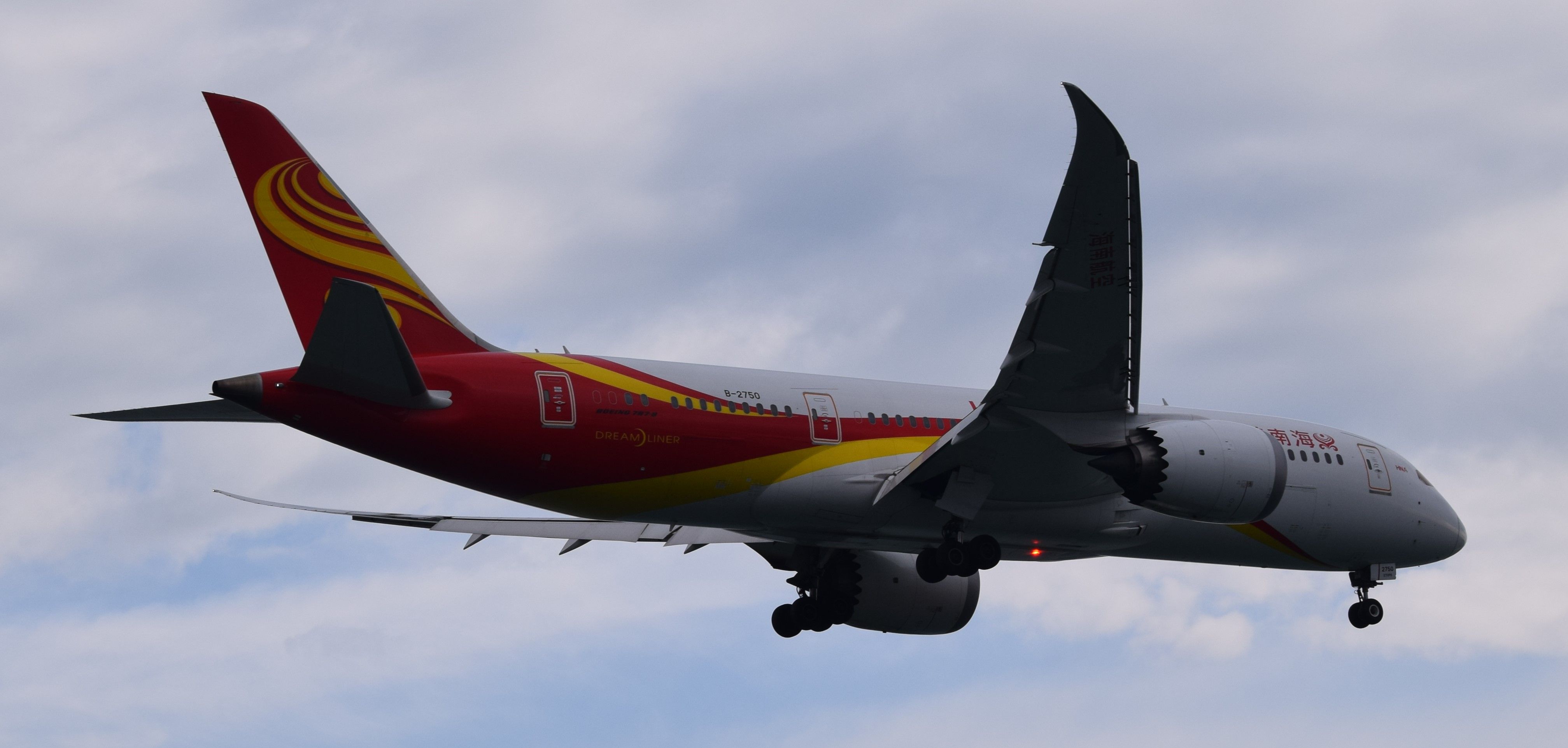 Boeing 787-8 (B-2750)