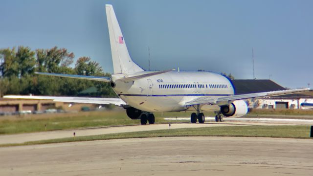 BOEING 737-400 (N279AD) - DOJ7 just before departure to KOKC off of 23. br /br /This aircraft is a 1992 Boeing 737-4Q8, SN 26279, owned/operated by the U.S. Marshals Service. 10/4/22.