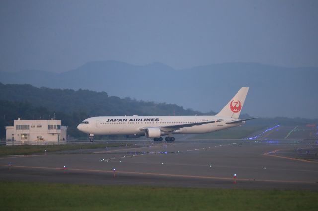 BOEING 767-300 (JA8988) - August 5th 2019:HND-HKD.