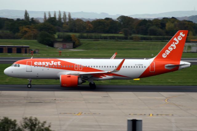 Airbus A320neo (G-UZHH) - Taxiing to depart rwy 23R on 3-Nov-18 operating flight EZY1845 to EDDH.