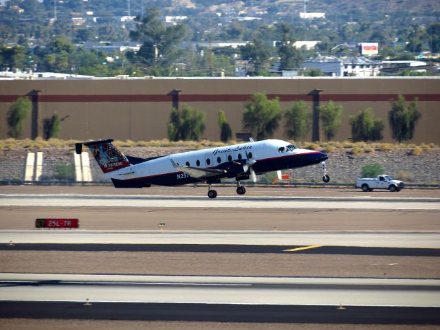 Beechcraft 1900 (N257GL)