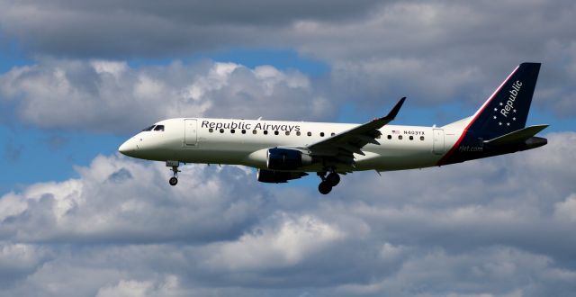 Embraer ERJ 175 (N403YX) - On final is this 2013 Republic Airways Embraer ERJ 170-200LR in the Summer of 2020.