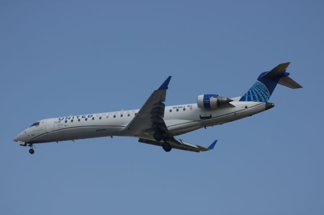 Canadair Regional Jet CRJ-700 (N541GJ) - A United Express (GoJet Airlines) landing at KORD