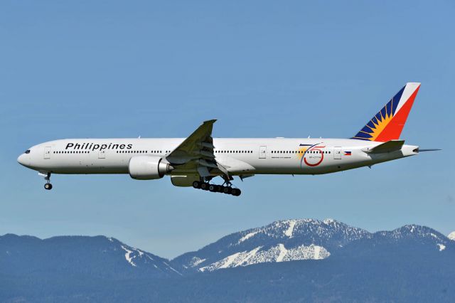 BOEING 777-300ER (RP-C7774) - Now with 75 anniversary sticker