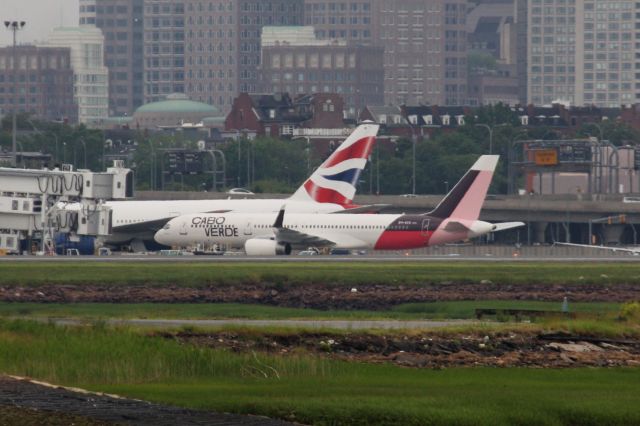 Boeing 757-200 (D4-CCG)