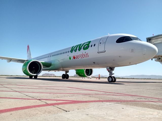 Airbus A321neo (XA-VXA)