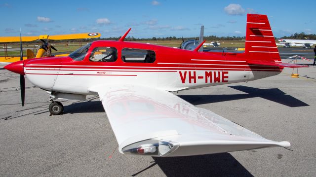 Mooney M-20 (VH-MWE)