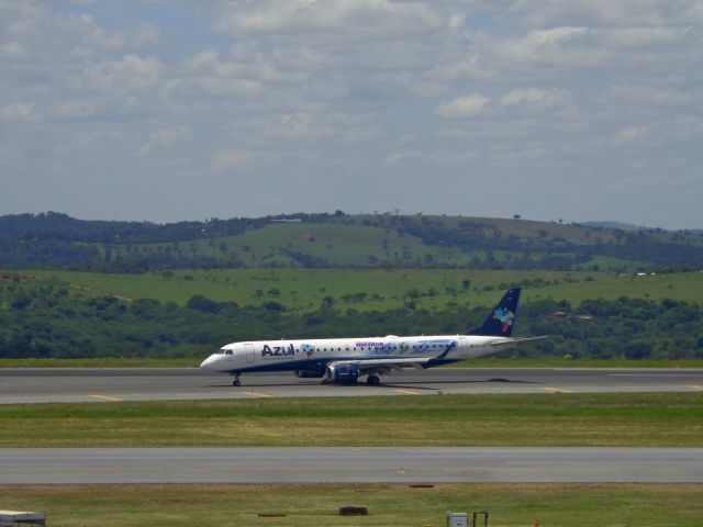 Embraer ERJ-190 (PR-AXA)