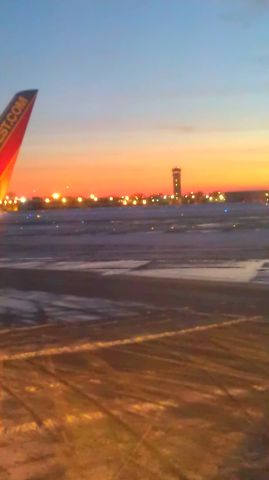 Boeing 737-800 — - On the ground at Midway Airport, Chicago.