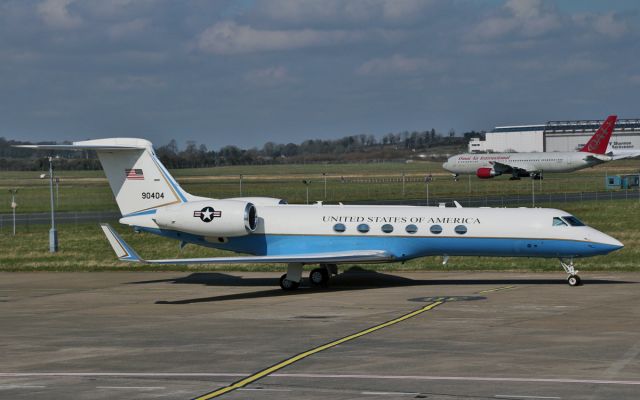 99-0404 — - usaf c-37a 99-0404 arriving in shannon 22/3/15.