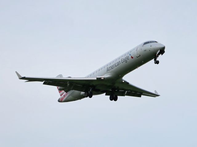 Canadair Regional Jet CRJ-700 (N718PS) - American Eagle - PSA Airlines 5233 arriving Lexington from Charlotte KCLT.