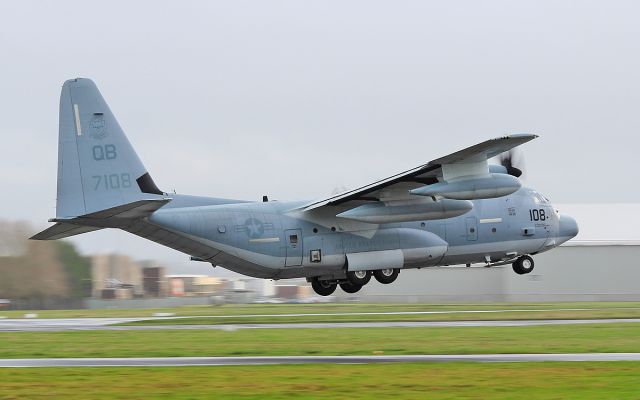 Lockheed C-130 Hercules (16-7108) - raider18 usm kc-130j 167108 battling the winds while landing at shannon 2/2/17.