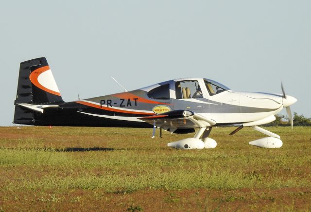 Vans RV-10 (PR-ZAT) - Clube de Ultraleve do Piauí 