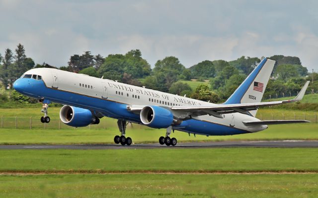 99-0004 — - usaf c-32a 99-0004 dep shannon 3/6/14.