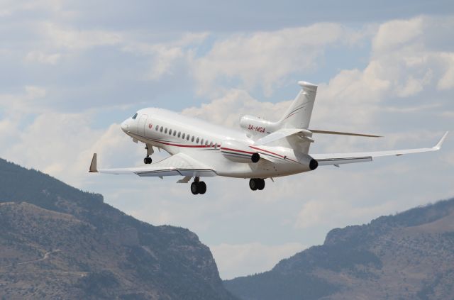 Dassault Falcon 900 (3A-MGA)