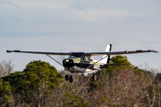 Cessna Skyhawk (N4693L)