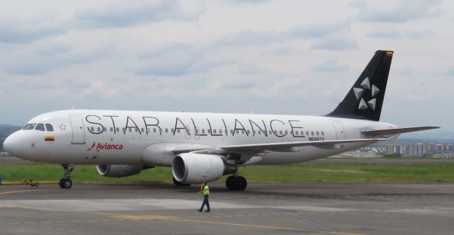 Airbus A320 (N688TA)