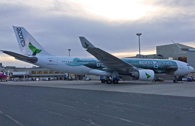 Airbus A330-200 (CS-TRY) - Azores Airlines