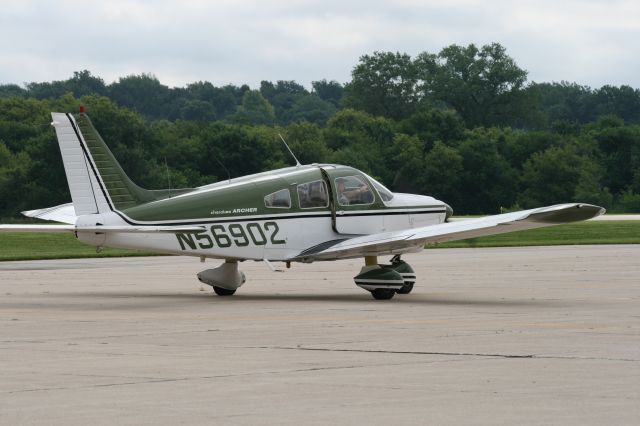 Piper Cherokee (N56902)