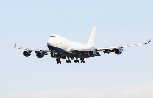 Boeing 747-400 (A6-GGP) - dubai air wing b747-412f a6-ggp landing at shannon from stansted 10/11/20.