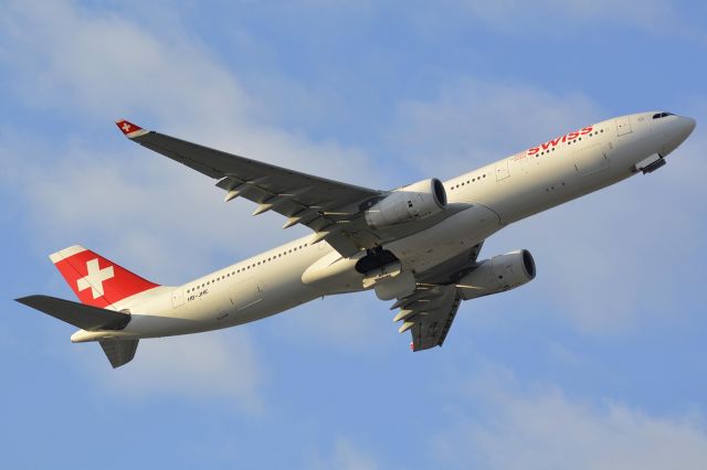 Airbus A330-300 (HB-JHE)