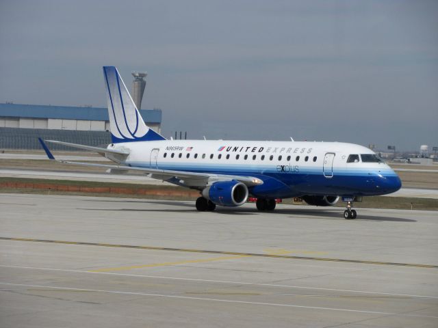 Embraer 170/175 (N865RW)