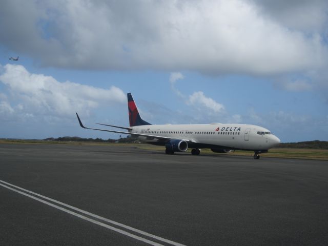 Boeing 737-900 (N811DZ)