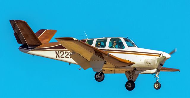 Beechcraft 35 Bonanza (N221BD) - N221BD 1958 Beech K35 Bonanza s/n D-5748 - North Las Vegas Airport  KVGT, VGTbr /Photo: Tomás Del Corobr /November 4, 2021