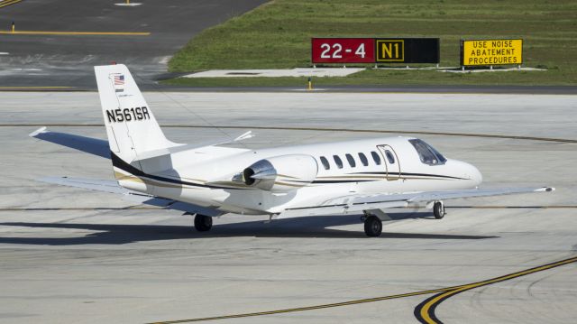 Cessna Citation V (N561SR) - Taxiing to depart runway 4
