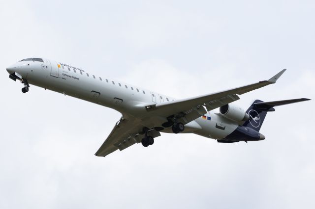 Canadair Regional Jet CRJ-900 (D-ACNV) - RZE-Poland