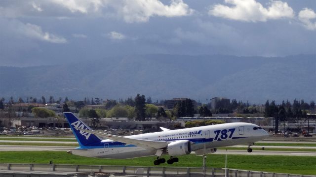 Boeing 787-8 (JA805A) - JA805A / Boeing 787-8 Dreamliner br /2015-02-28  NH171 San Jose (SJC)-->Tokyo (NRT) 11:57-->Estimated 15:09