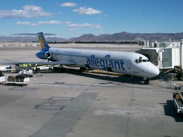 McDonnell Douglas MD-82 (N891GA)