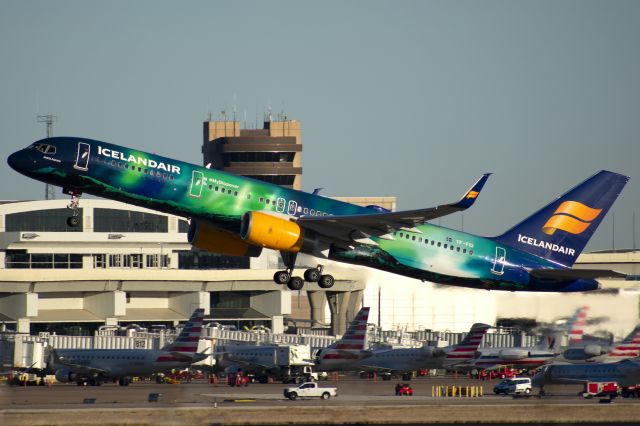 Boeing 757-200 (TF-FIU) - Departing Dallas/Fort Worth for Keflavik.