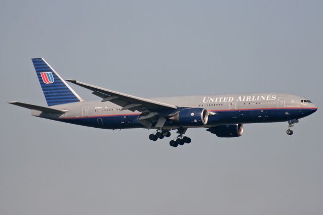 Boeing 777-200 (N792UA)