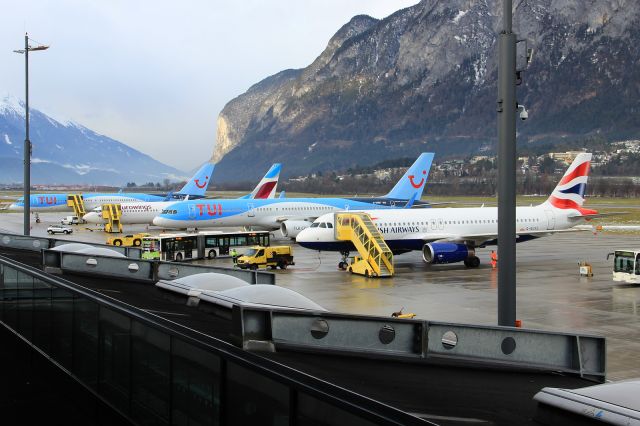 Airbus A320 (G-EUYL)