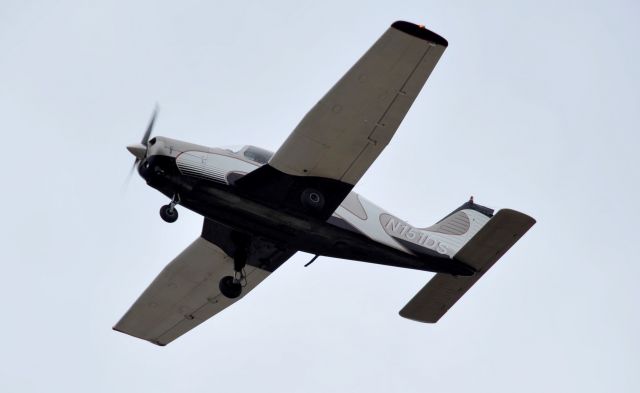 Piper Cherokee (N151DS) - 1975 Piper PA-28 departing runway 14 KHPY