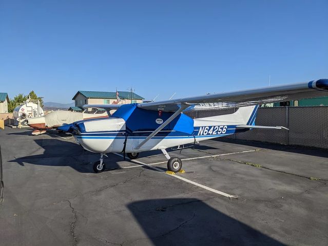 Cessna Skyhawk (N64256) - FBO Chuck Hall Aviation