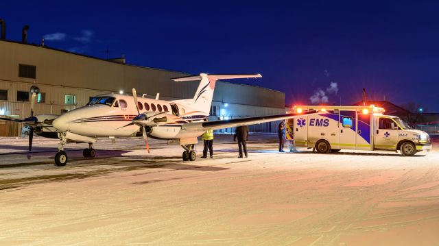 Beechcraft Super King Air 200 (C-FAXD) - Another late night dispatched medevac flight from Calgary. Flown by Integra Air / Bar XH Air