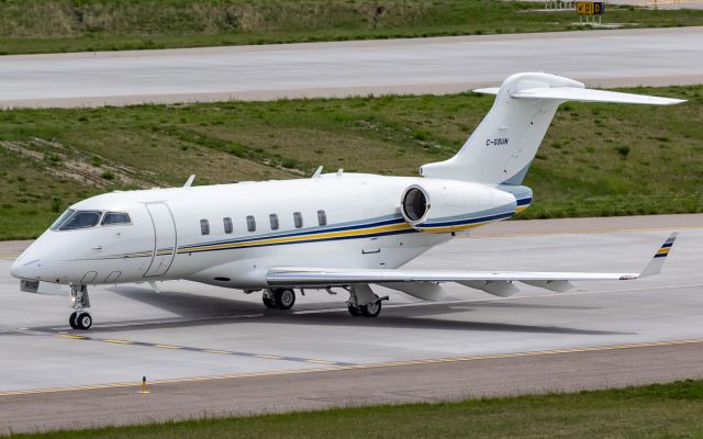 Bombardier Challenger 300 (C-GSUN)