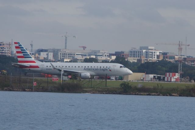 Embraer 170/175 (N132HQ)