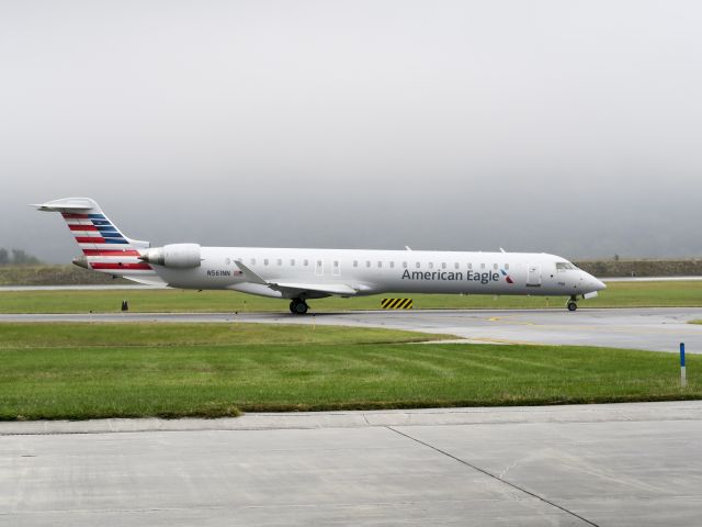 Canadair Regional Jet CRJ-900 (N561NN) - 28 SEP 2015